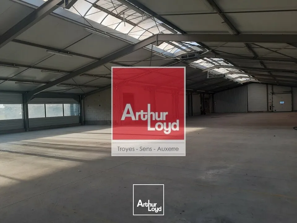 Nouvelle Exclusivité ! Bâtiment industriel/stockage