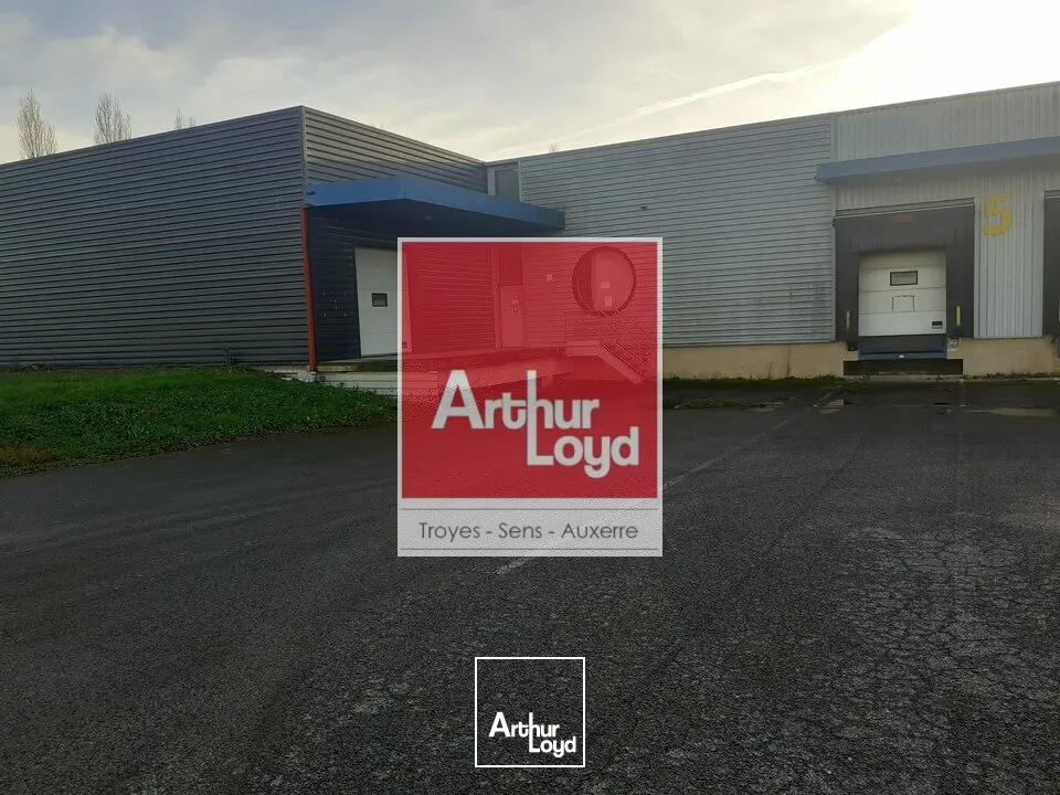 Nouvelle Exclusivité ! Bâtiment industriel/stockage