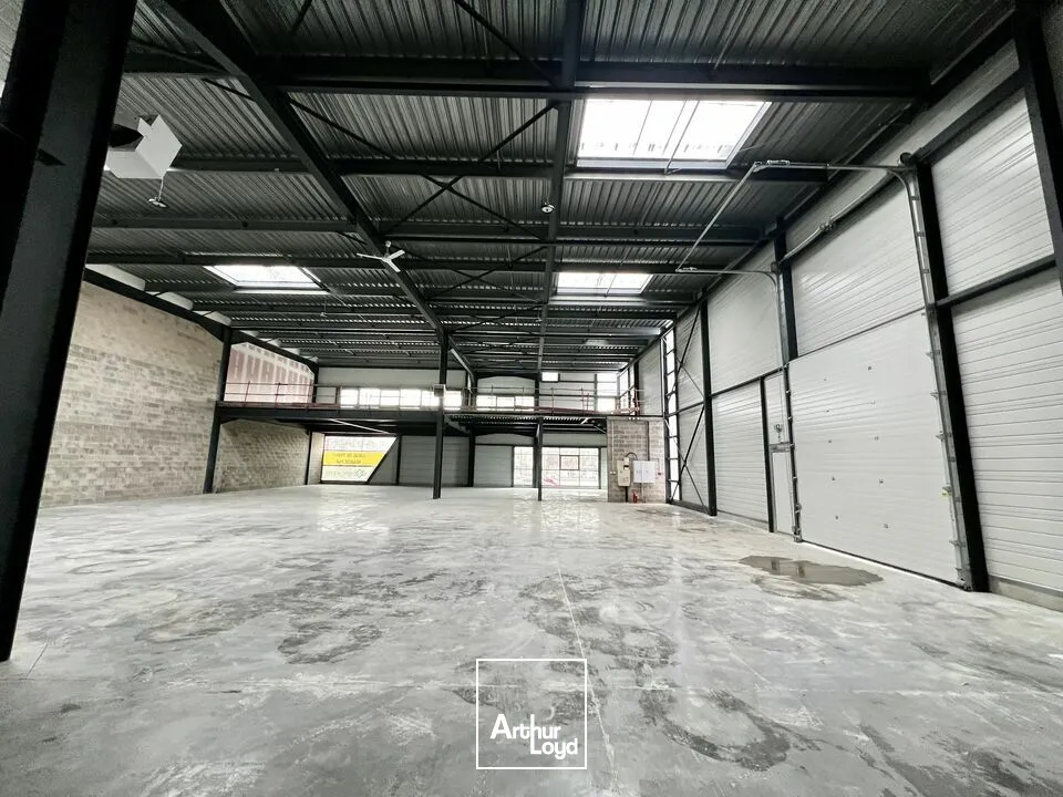 A LOUER NOUVEAUTÉ - CELLULE D'ACTIVITÉ 351 m2 