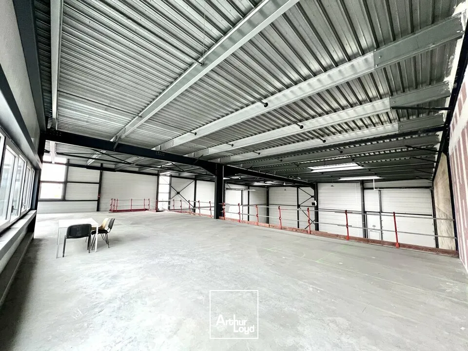 A LOUER NOUVEAUTÉ - CELLULE D'ACTIVITÉ 351 m2 