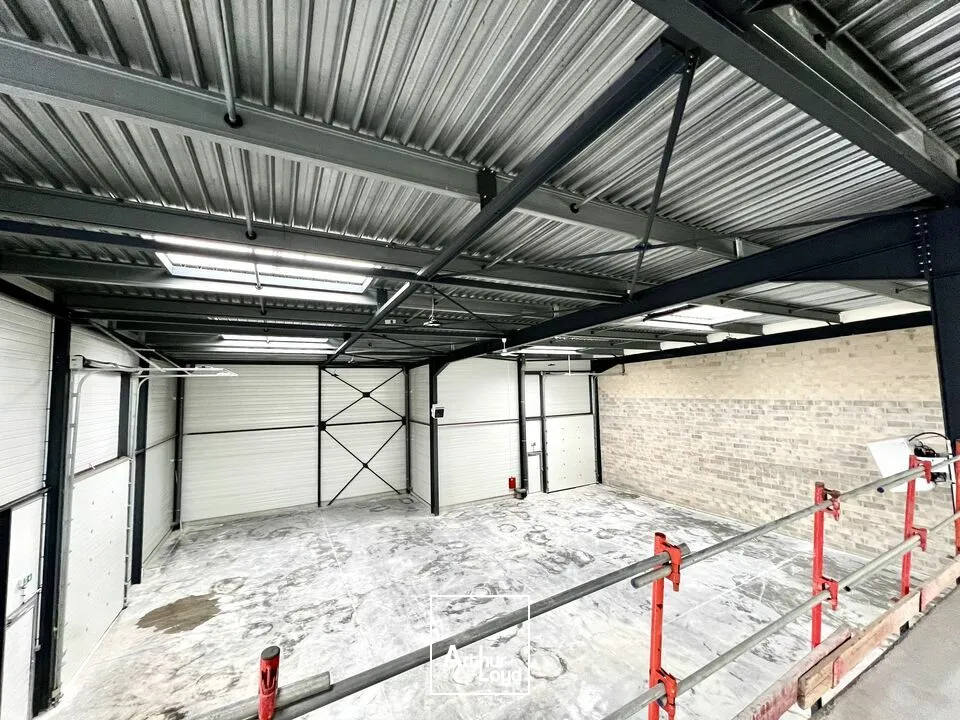 A LOUER NOUVEAUTÉ - CELLULE D'ACTIVITÉ 351 m2 