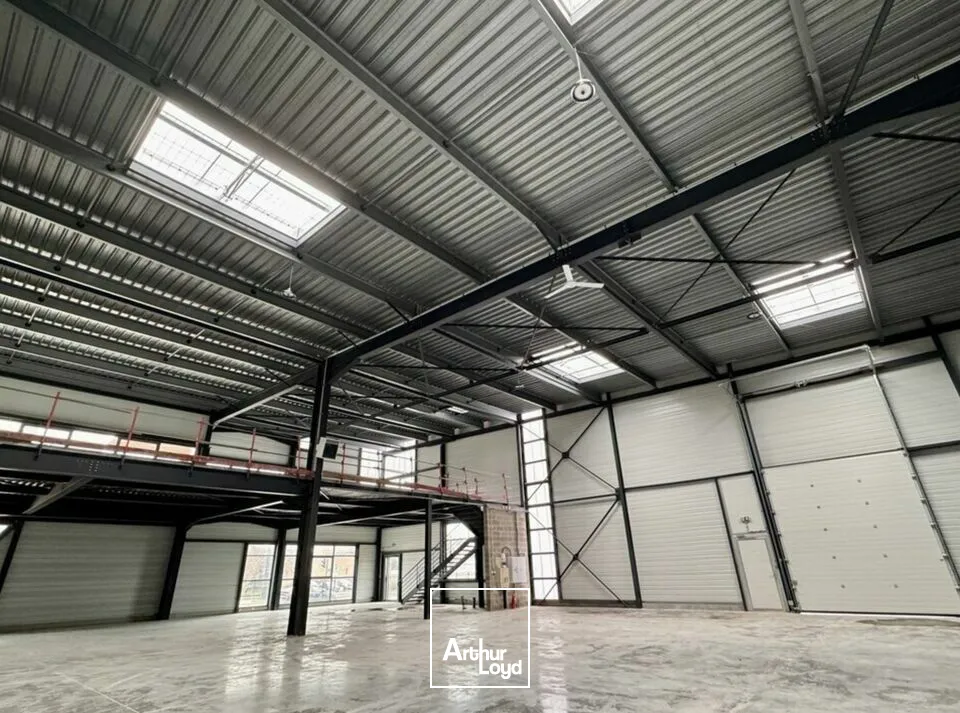 A LOUER NOUVEAUTÉ - CELLULE D'ACTIVITÉ 351 m2 