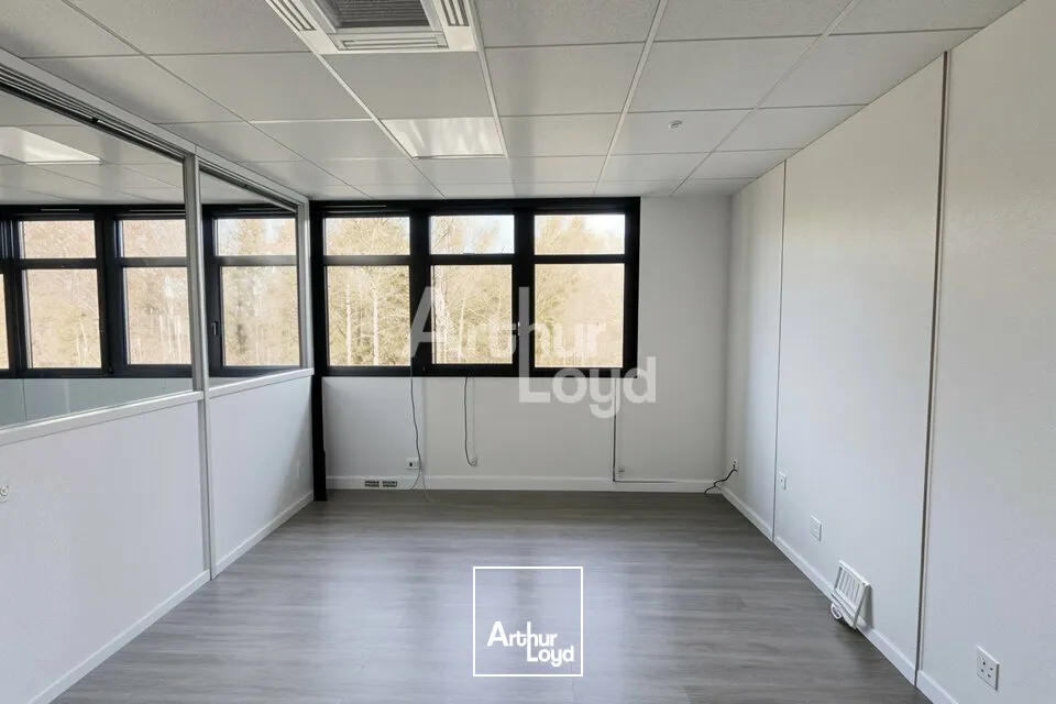 À LOUER  BUREAU DE 51m2 À TECHNOLAC