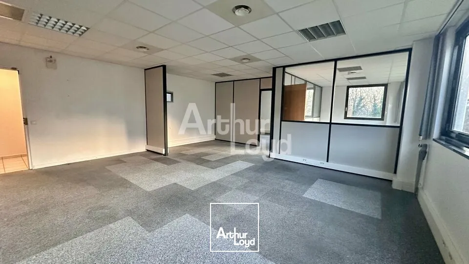 À LOUER  BUREAUX DE 71 m² À TECHNOLAC - DISPONIBLES IMMEDIATEMENT