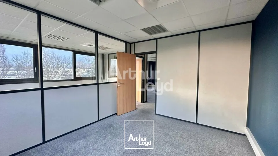 À LOUER  BUREAUX DE 71 m² À TECHNOLAC - DISPONIBLES IMMEDIATEMENT