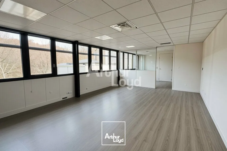 À LOUER  BUREAU DE 51m2 À TECHNOLAC