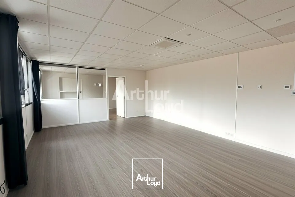 À LOUER  BUREAU DE 51m2 À TECHNOLAC
