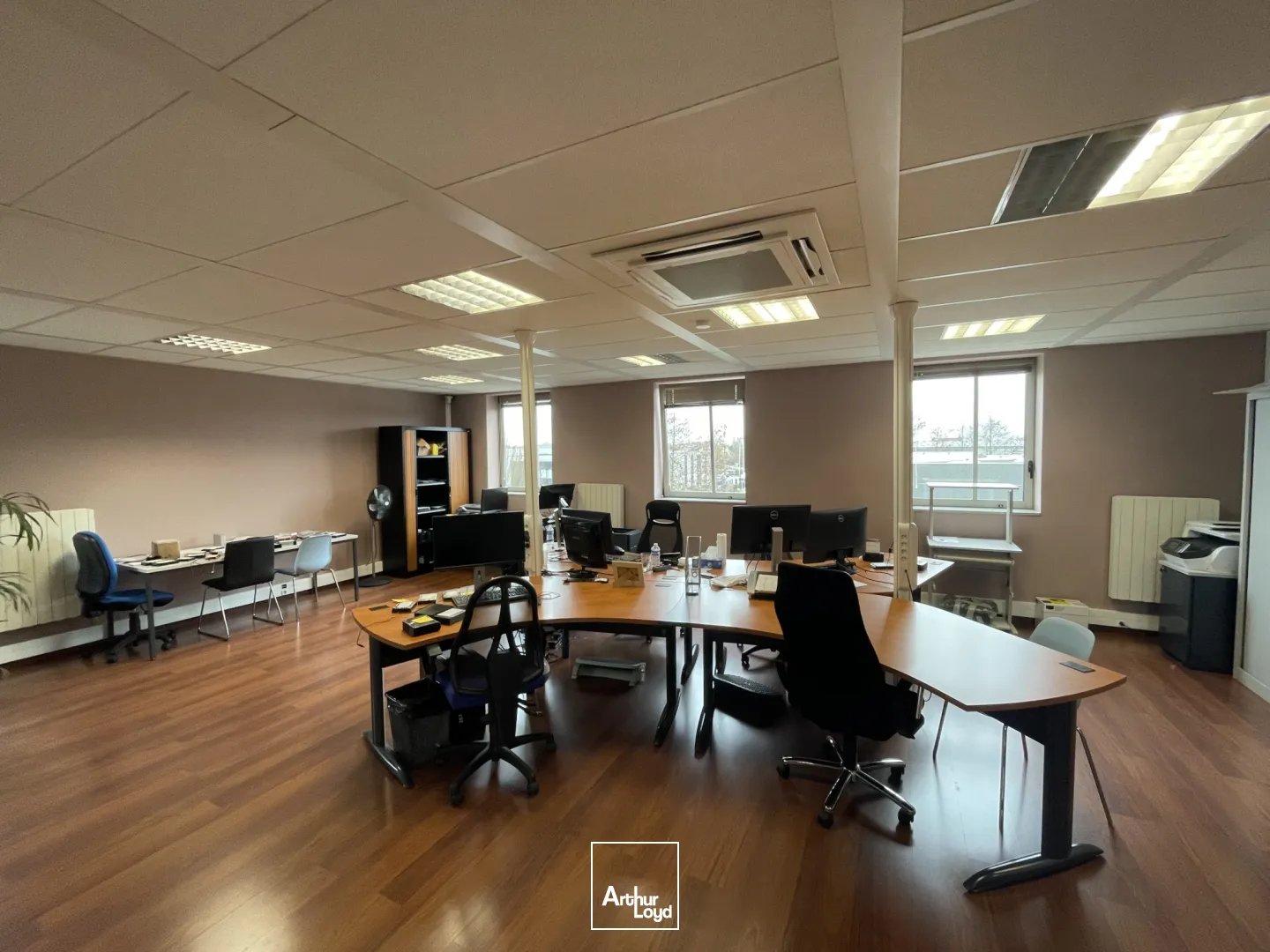 Bureaux à Louer ou à Vendre - Plateau Lumineux de 125 m² avec Parking - Accès Rocade Nord-Ouest