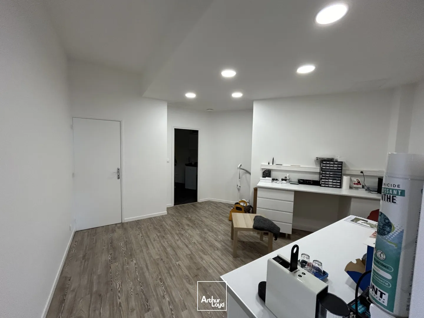 Local commercial à louer pignon sur l'Avenue de Dunkerque à Lomme. Opportunité à saisir ! 