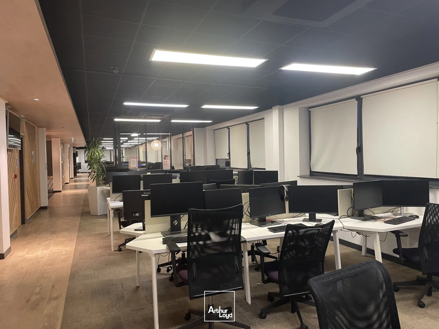 EURADOUAI à toute proximité de la gare, bel immeuble de bureaux à vendre ou à louer 