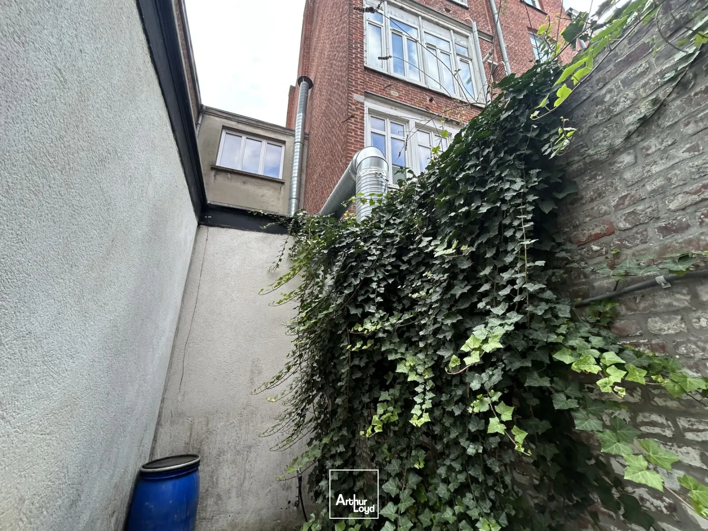 Local commercial 132 m² à louer à Lille - Idéal restauration avec vitrine et fort flux piéton