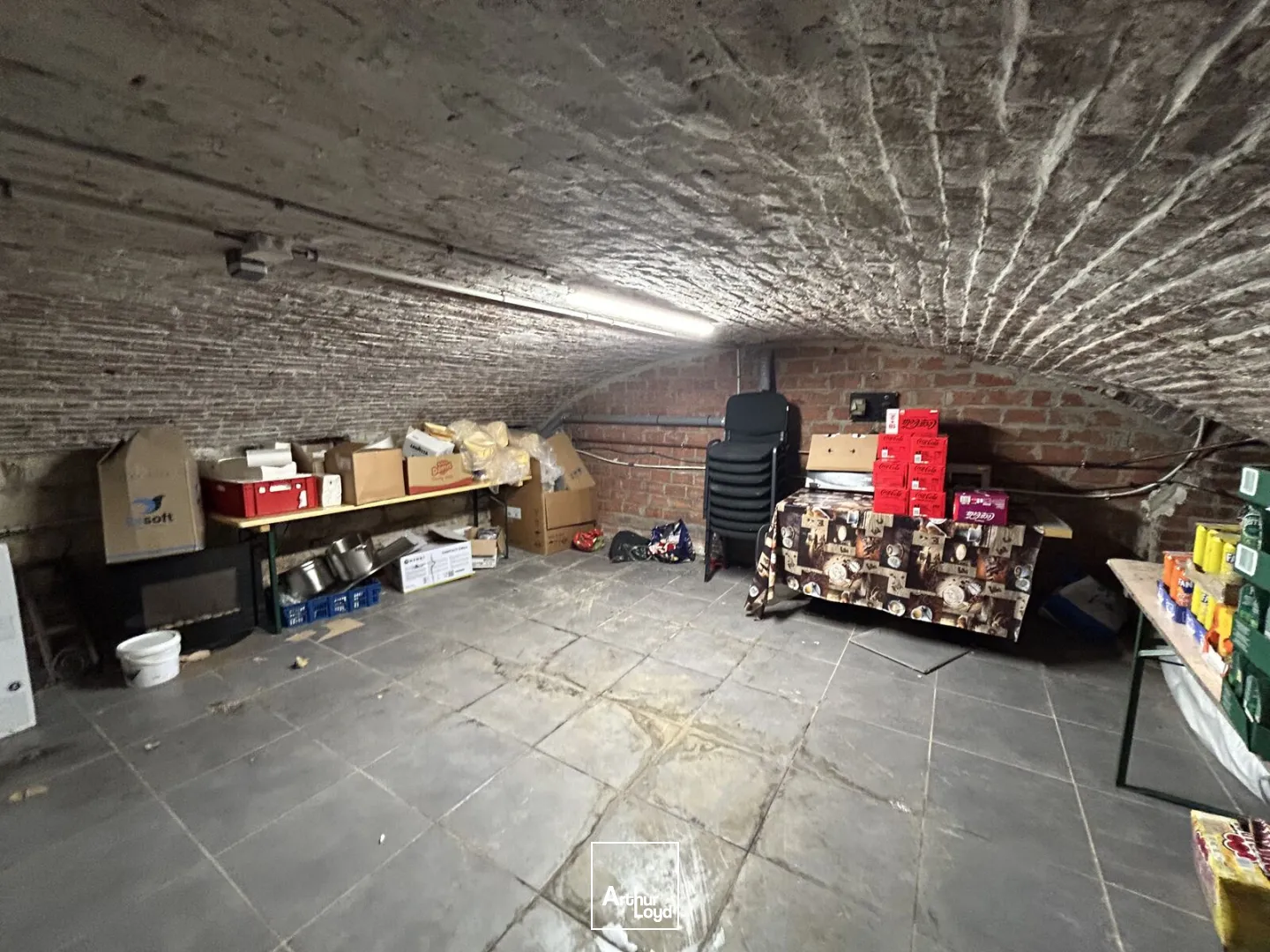 Local commercial 132 m² à louer à Lille - Idéal restauration avec vitrine et fort flux piéton