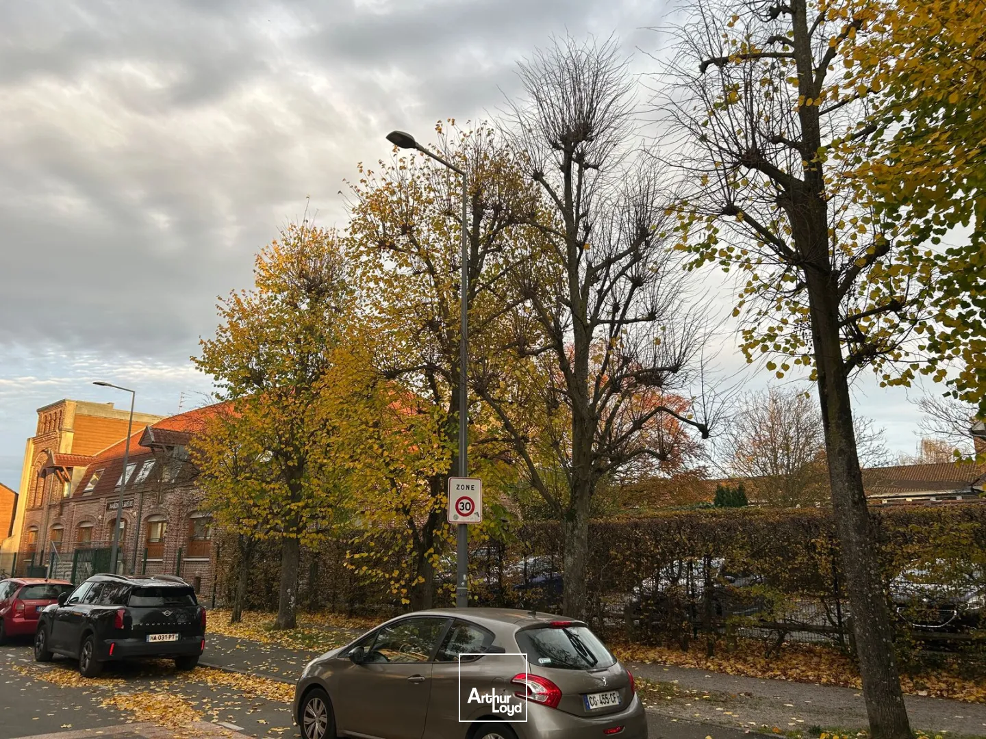 Immeuble de bureaux indépendant à vendre - Visibilité, accessibilité et stationnement aux portes de Lille