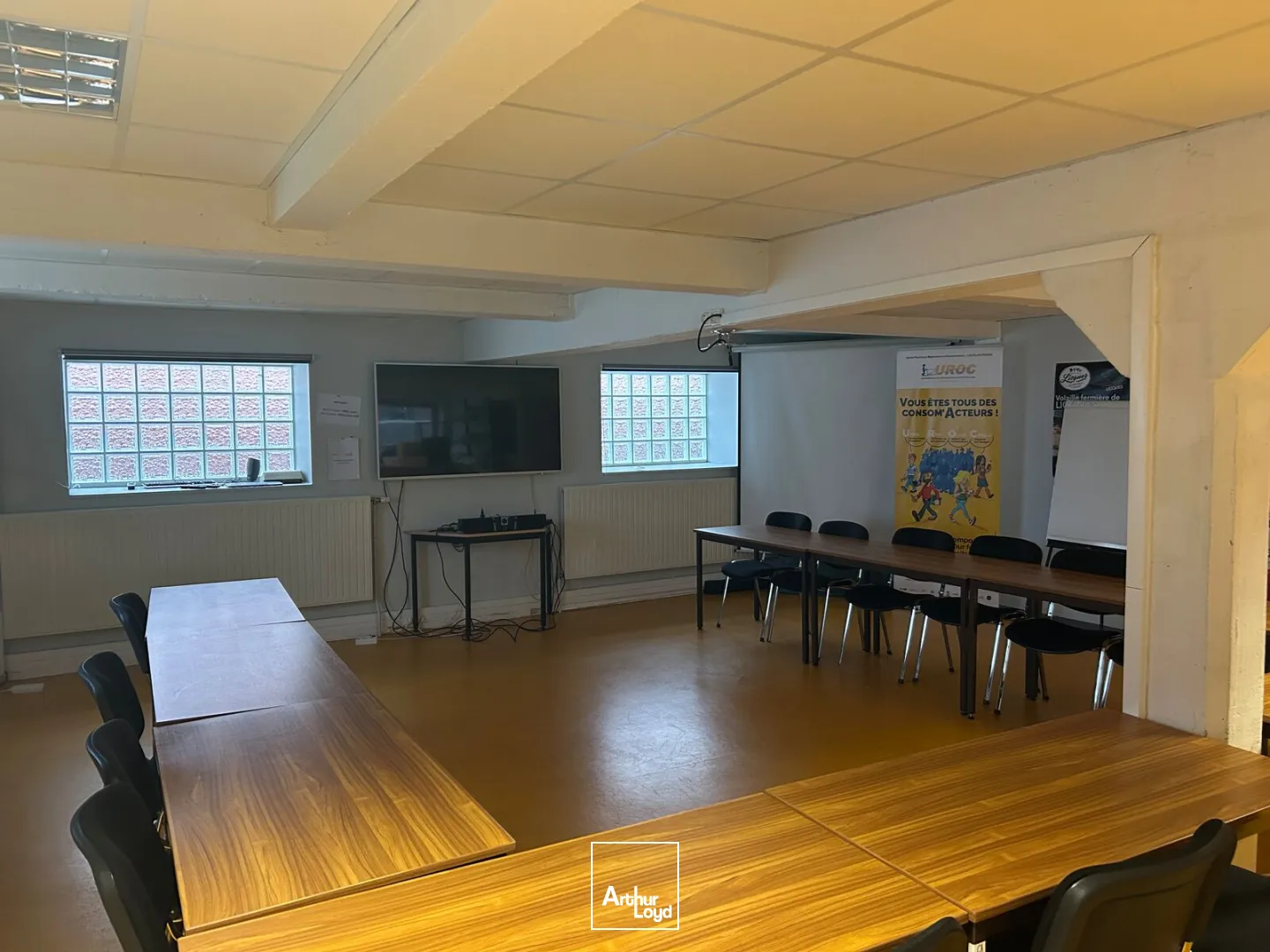 Immeuble de bureaux indépendant à vendre - Visibilité, accessibilité et stationnement aux portes de Lille