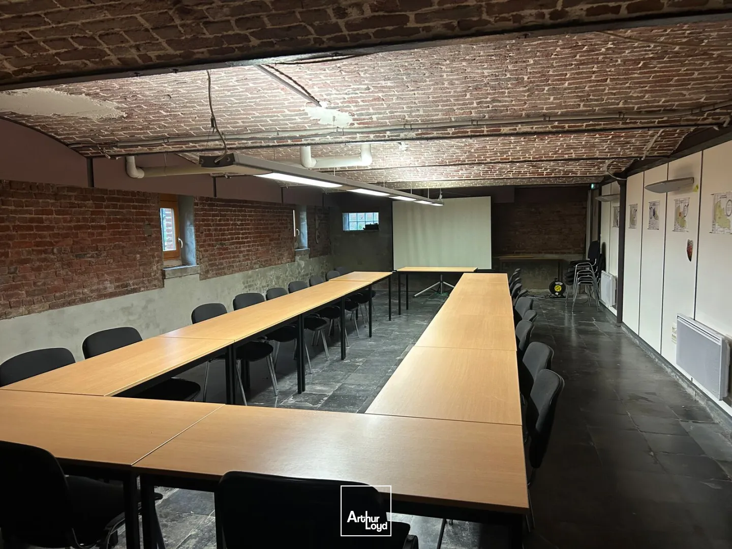 Immeuble de bureaux indépendant à vendre - Visibilité, accessibilité et stationnement aux portes de Lille