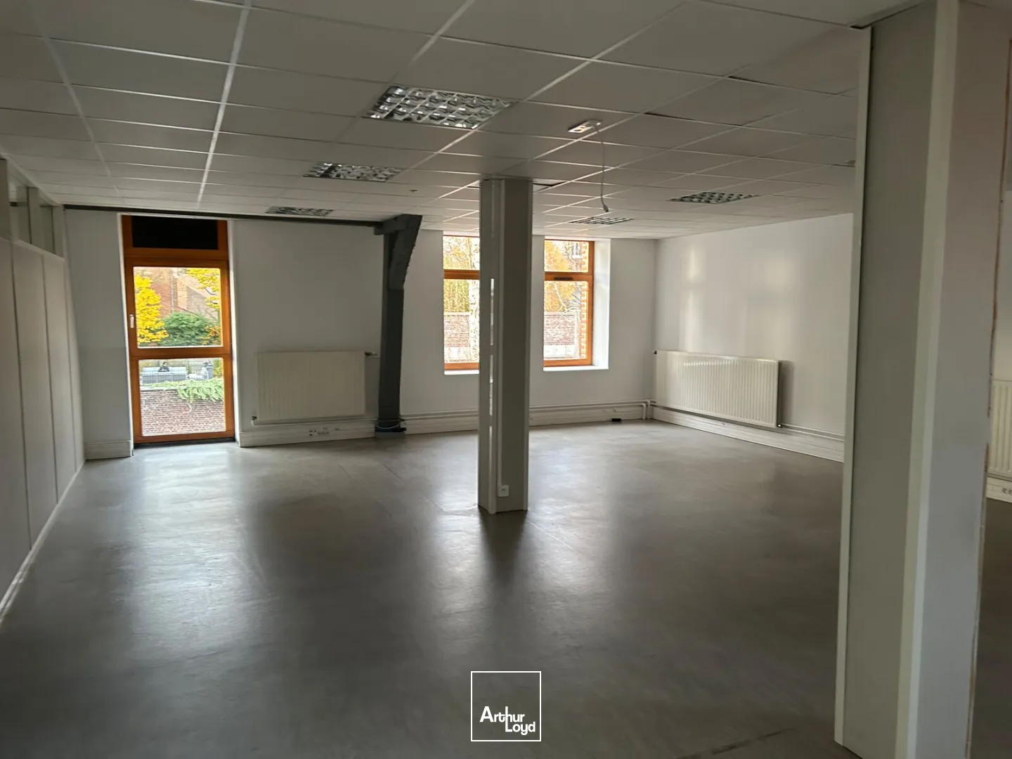 Immeuble de bureaux indépendant à vendre - Visibilité, accessibilité et stationnement aux portes de Lille