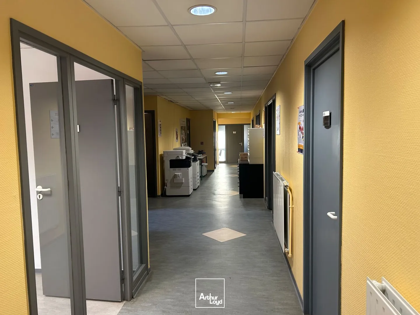 Immeuble de bureaux indépendant à vendre - Visibilité, accessibilité et stationnement aux portes de Lille