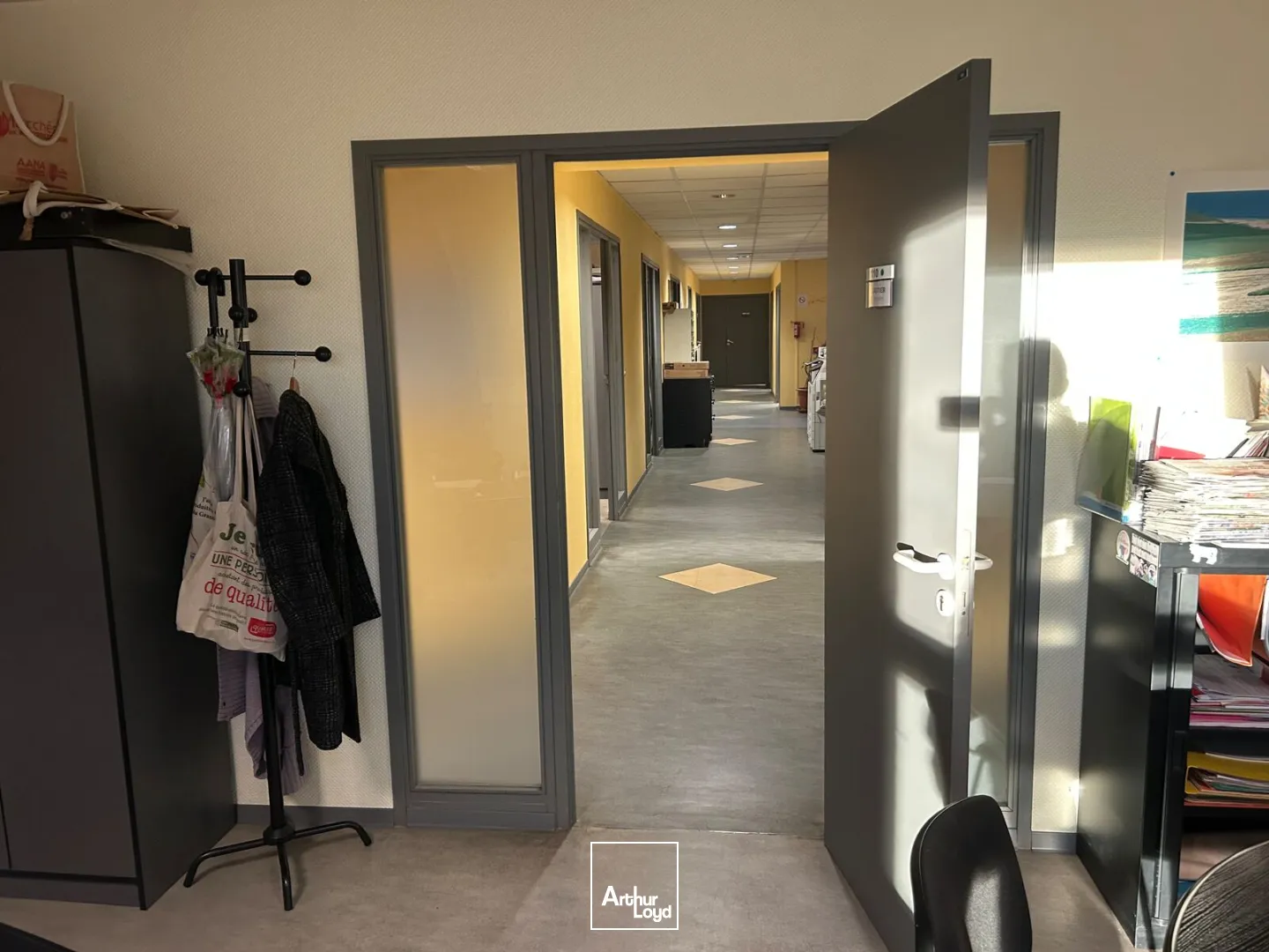 Immeuble de bureaux indépendant à vendre - Visibilité, accessibilité et stationnement aux portes de Lille