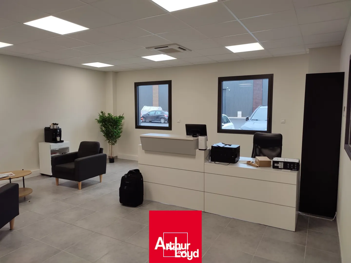 Locaux d'activité & Entrepôts - Vente - VILLEFRANCHE SUR SAONE - 69400 - 327-327 - 7581824