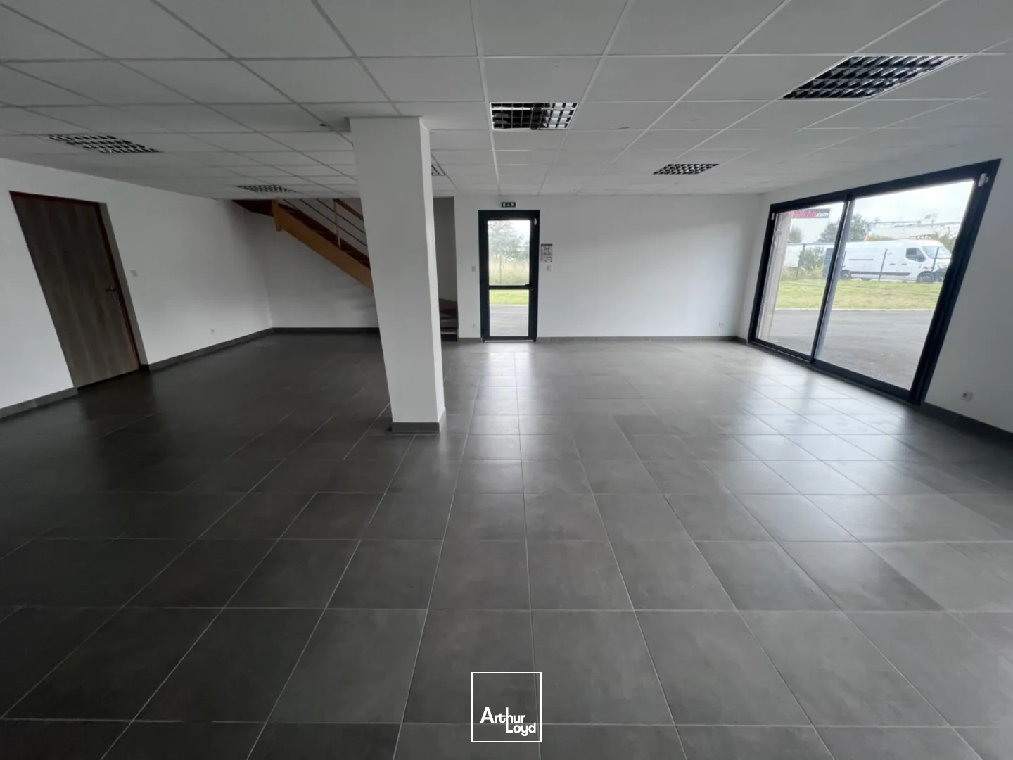 A LOUER - LOCAL D'ACTIVITE - 804 M² ENVIRON - MELLAC