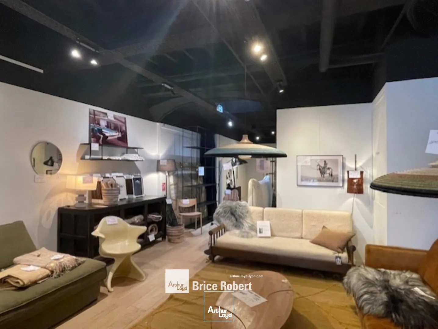 A louer - Local commercial lumineux quais de Saône - Lyon 2ème 