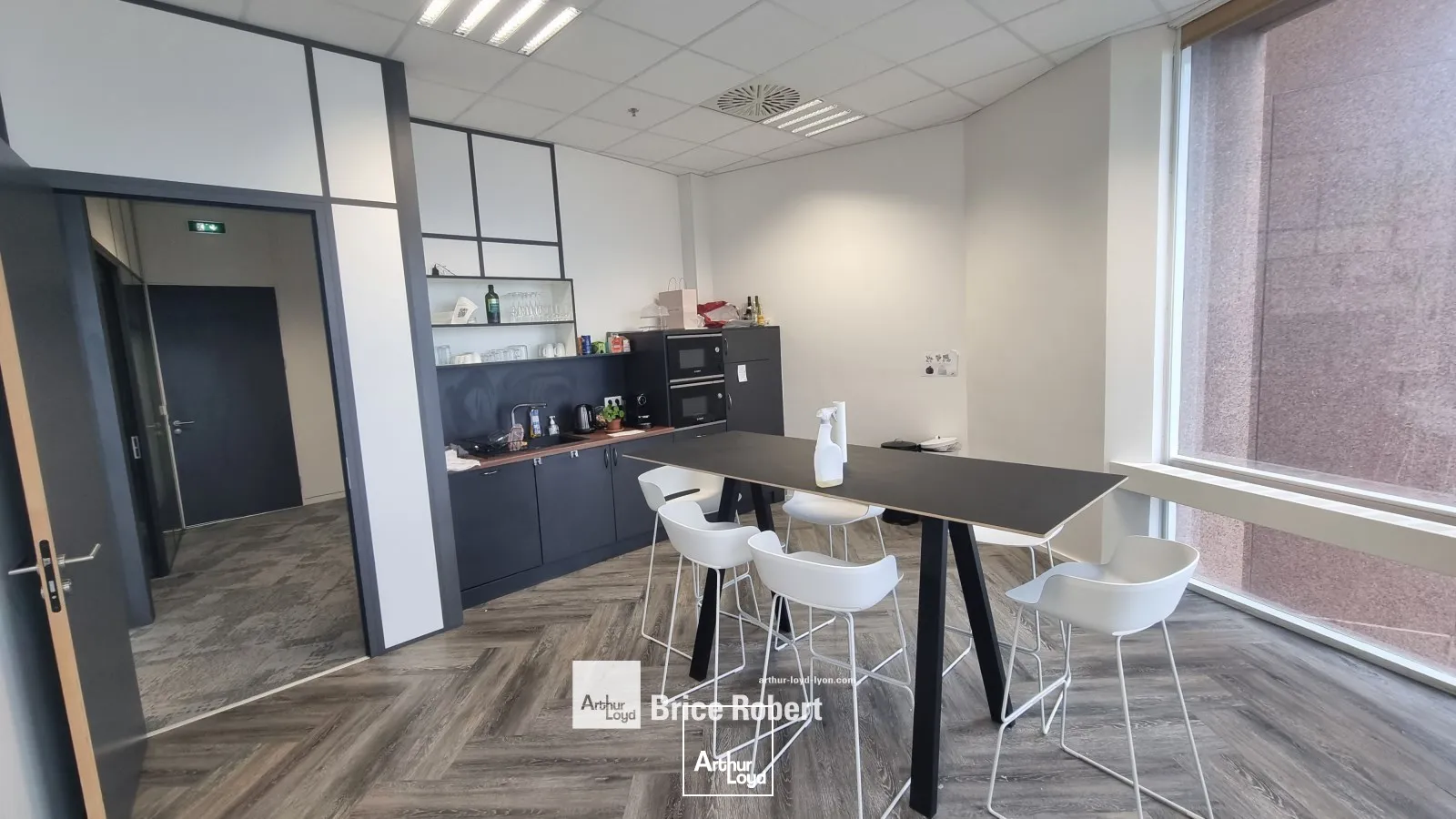 A louer - TOUR PART DIEU - Bureaux au R+30 dans l'immeuble emblématique de la 