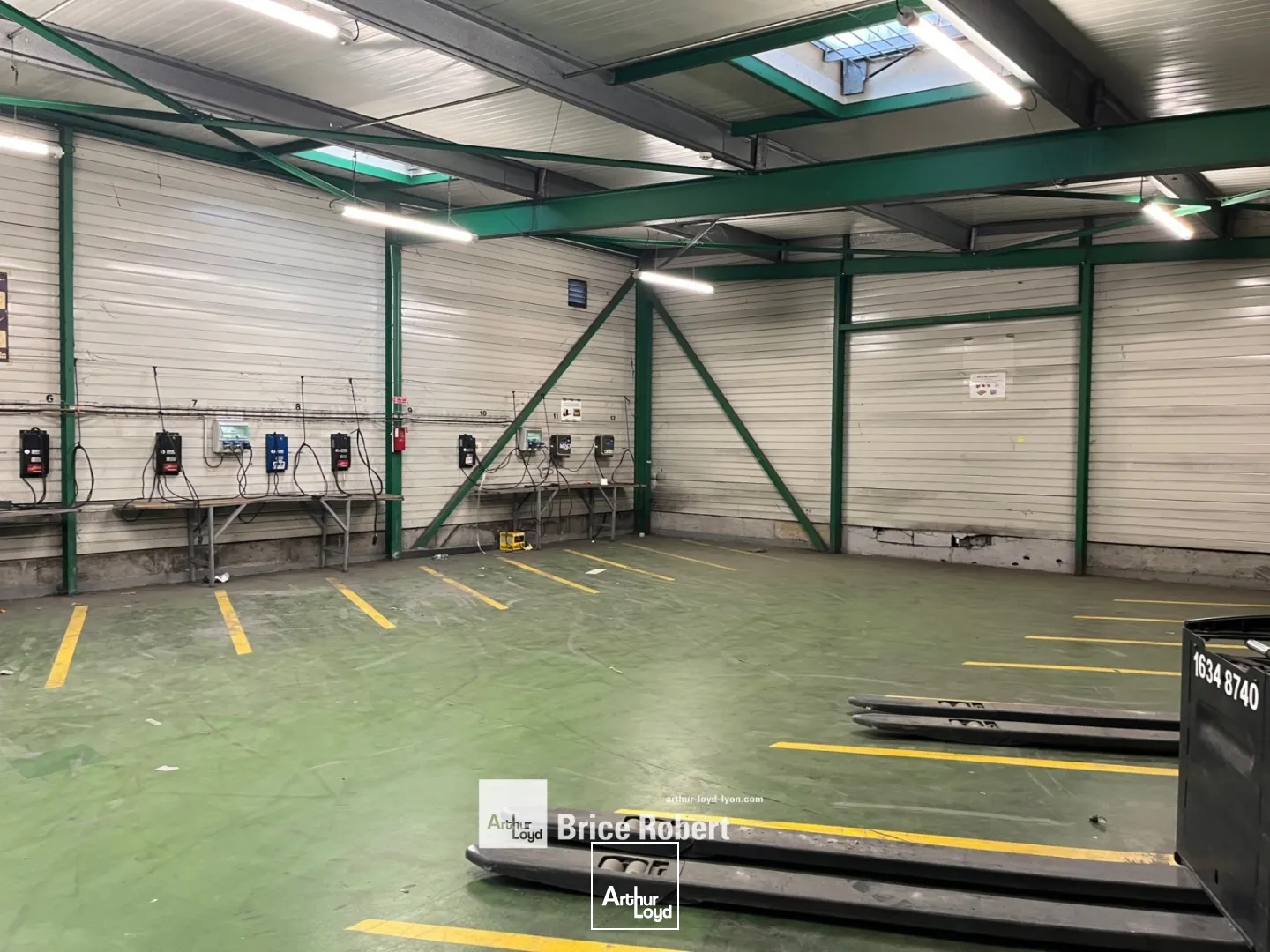 à louer - Locaux d'activités de plus de 25&nbsp;000 m² - Saint-Priest