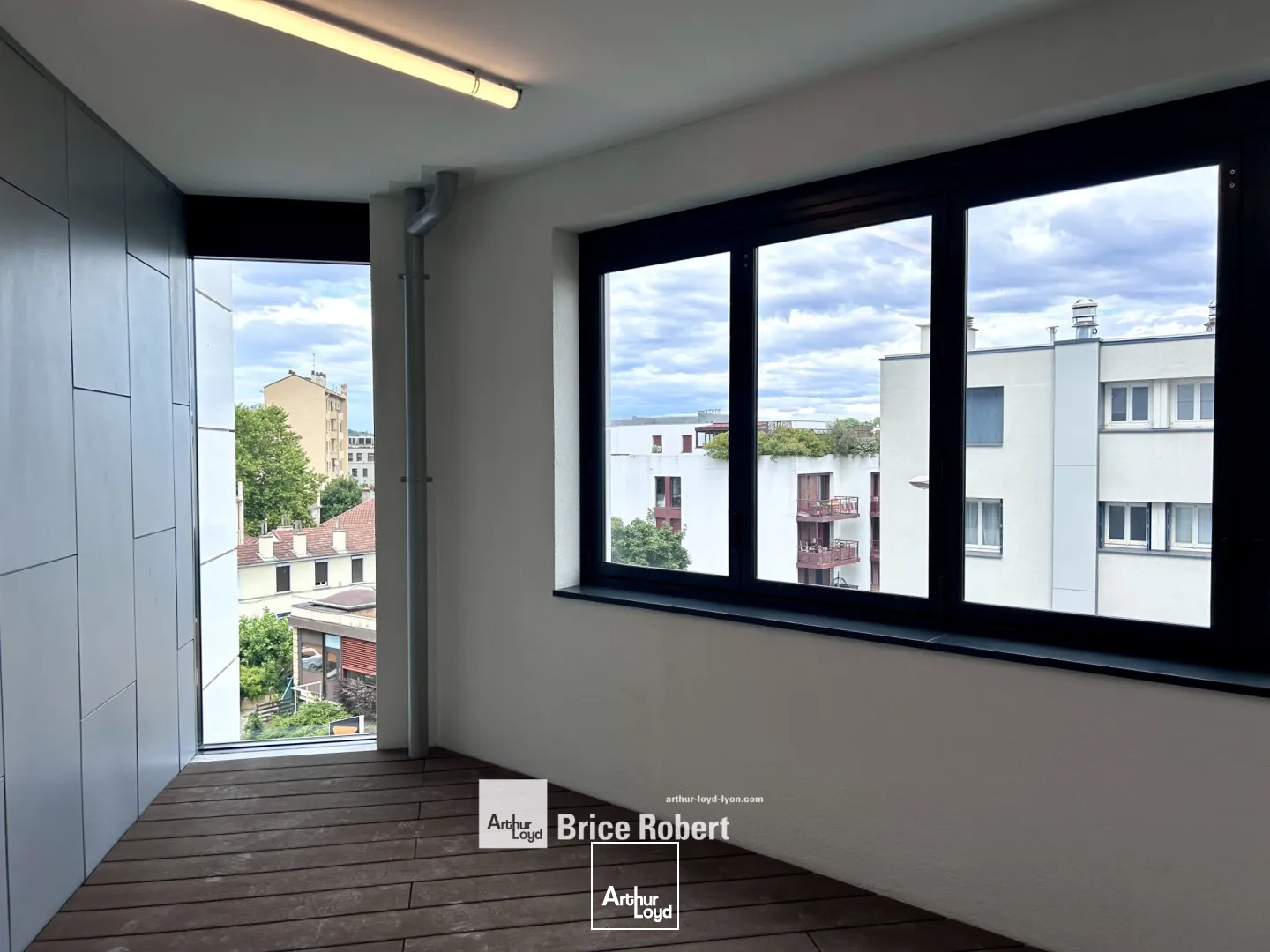 A vendre - LE BRIDGE - Bureaux bénéficiant de loggias, terrasses et/ou balcons - Tassin la demi-lune