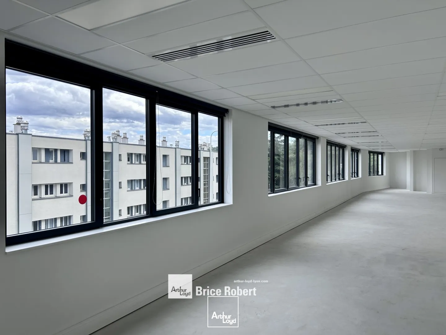 A vendre - LE BRIDGE - Bureaux bénéficiant de loggias, terrasses et/ou balcons - Tassin la demi-lune