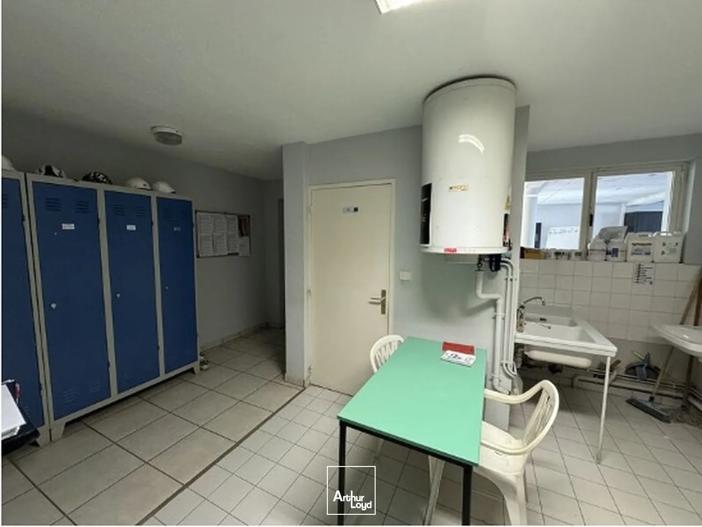 A vendre : Local d'activités de 439 m² sur la commune de Montbrison