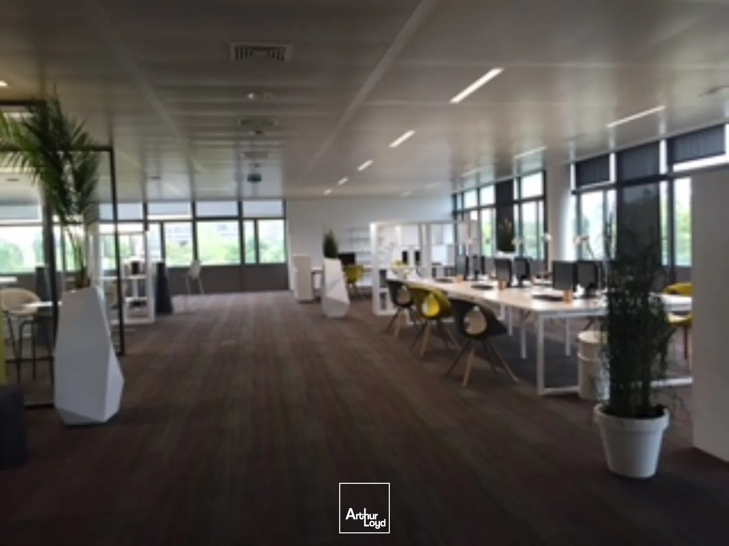 Bureaux neufs à louer à Gennevilliers - Nombreux parkings