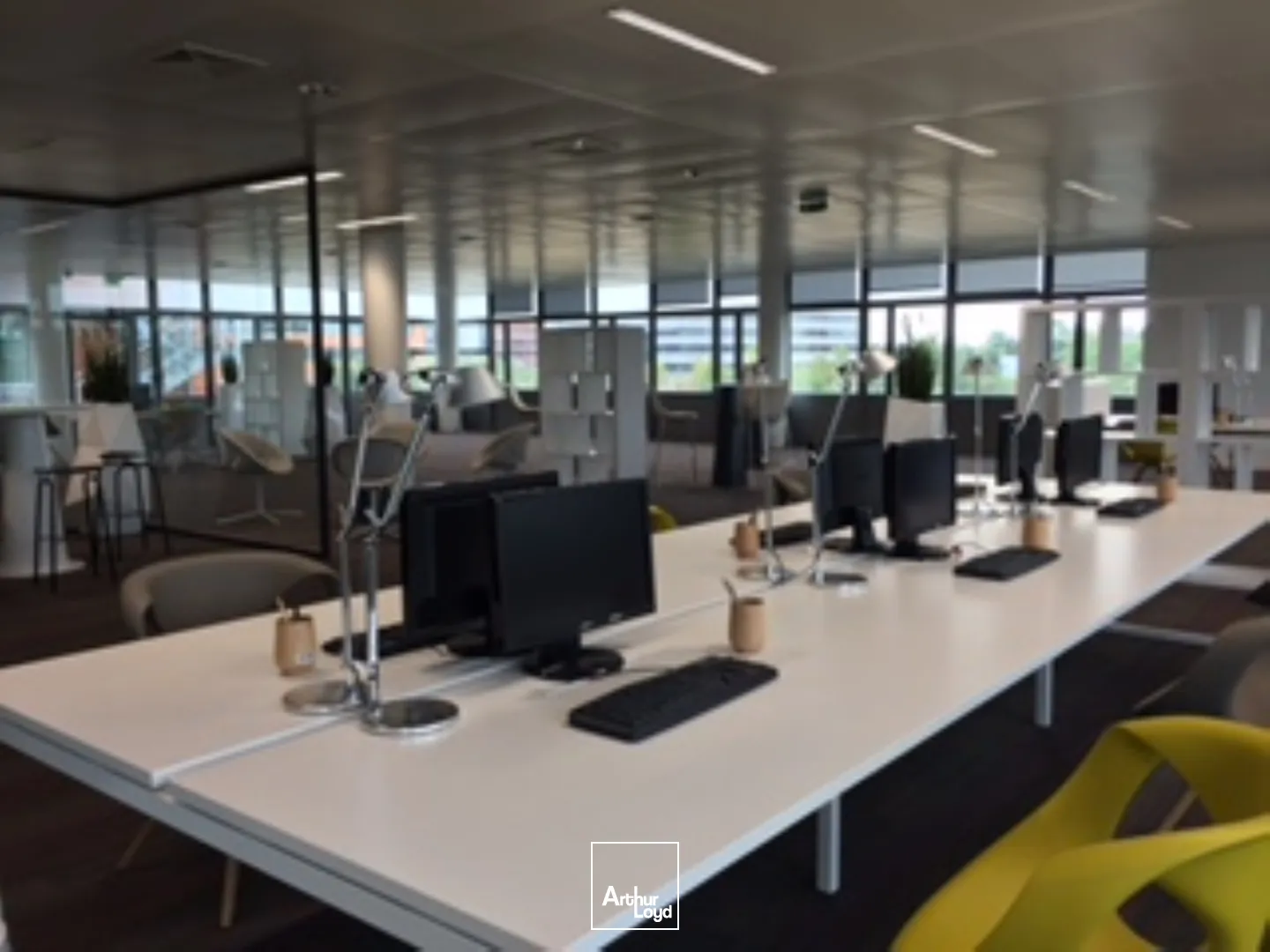 Bureaux neufs à louer à Gennevilliers - Nombreux parkings