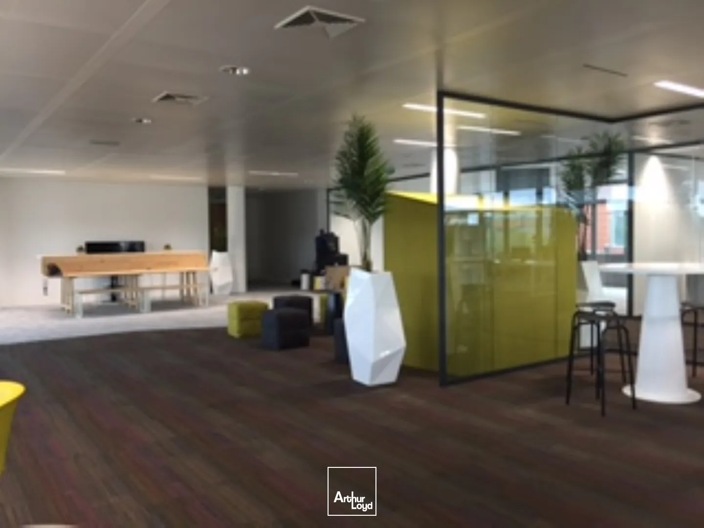 Bureaux neufs à louer à Gennevilliers - Nombreux parkings