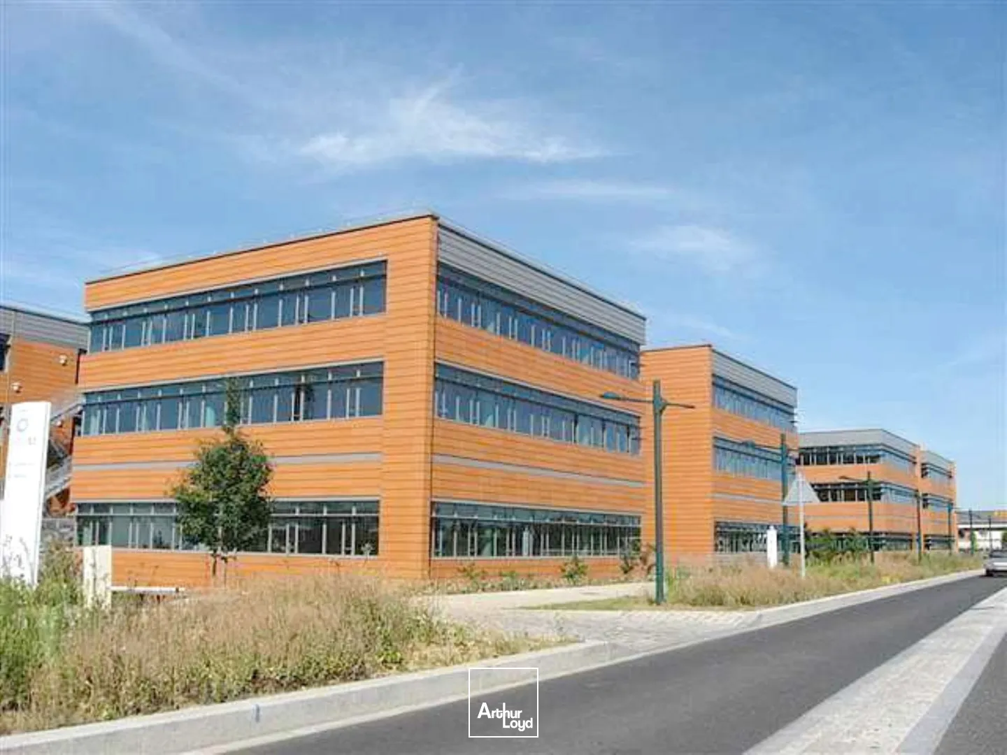 Bureaux neufs à louer à Gennevilliers - Nombreux parkings