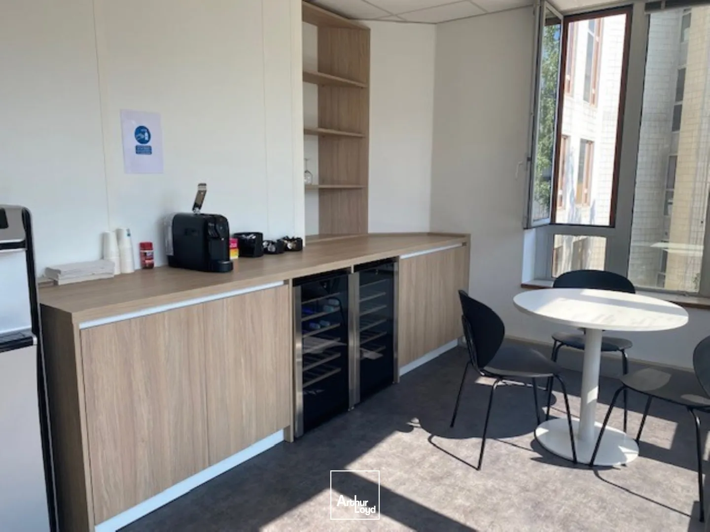 Bureaux à louer lumineux à Colombes proche La Défense et ERP possible