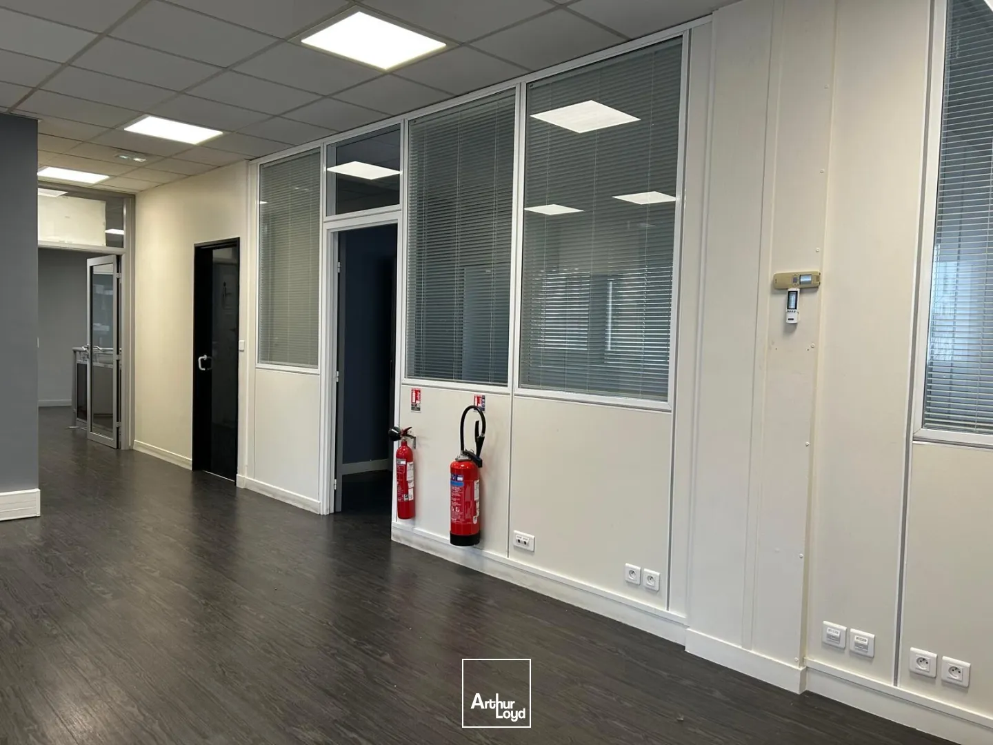 Opportunité d'acquisition de locaux d'activité, rapidement accessibles depuis Paris