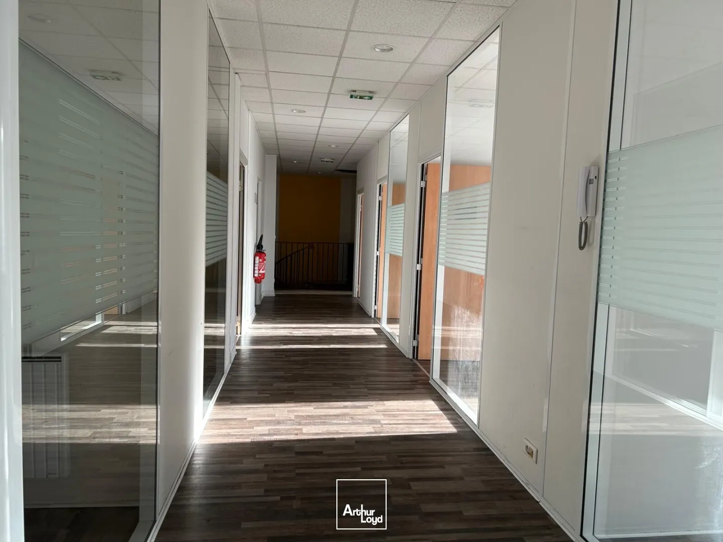 Opportunité d'acquisition de locaux d'activité, rapidement accessibles depuis Paris