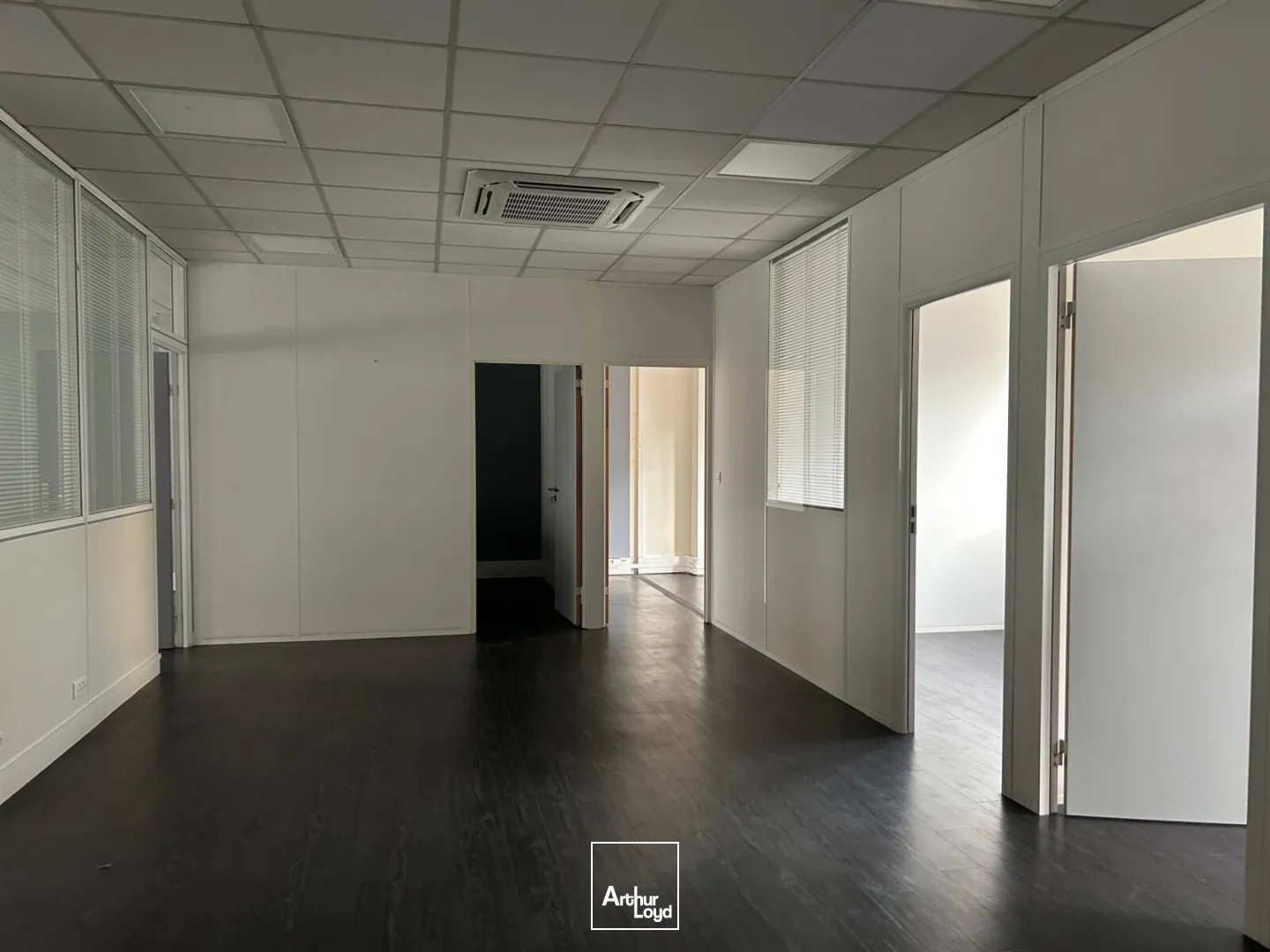 Opportunité d'acquisition de locaux d'activité, rapidement accessibles depuis Paris