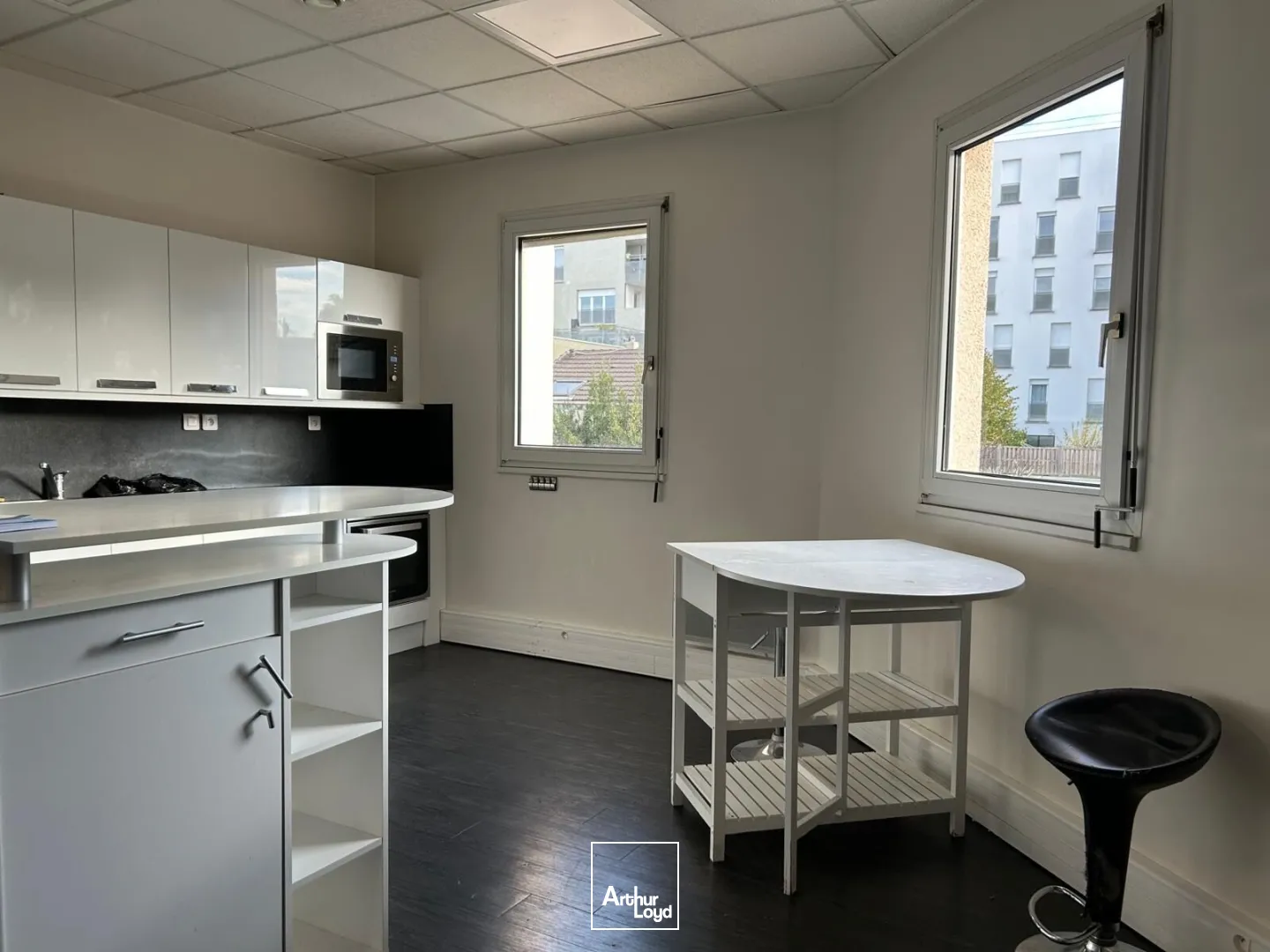 Opportunité d'acquisition de locaux d'activité, rapidement accessibles depuis Paris