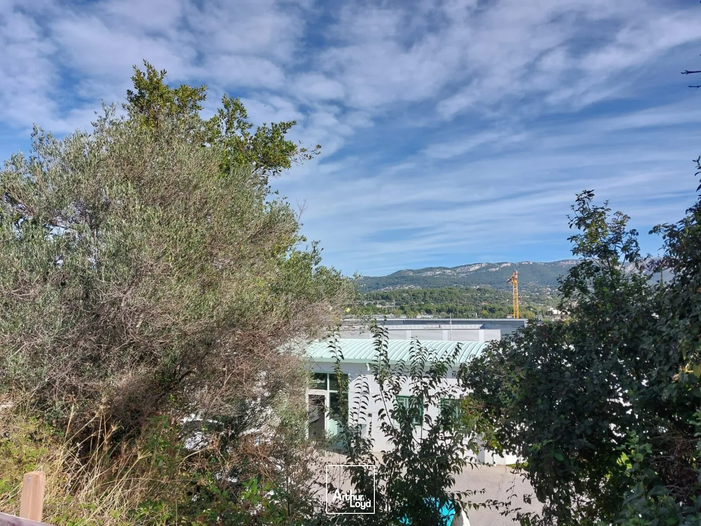 Local commercial/d'activités rénové à vendre ou à louer - Les Playes - La Seyne