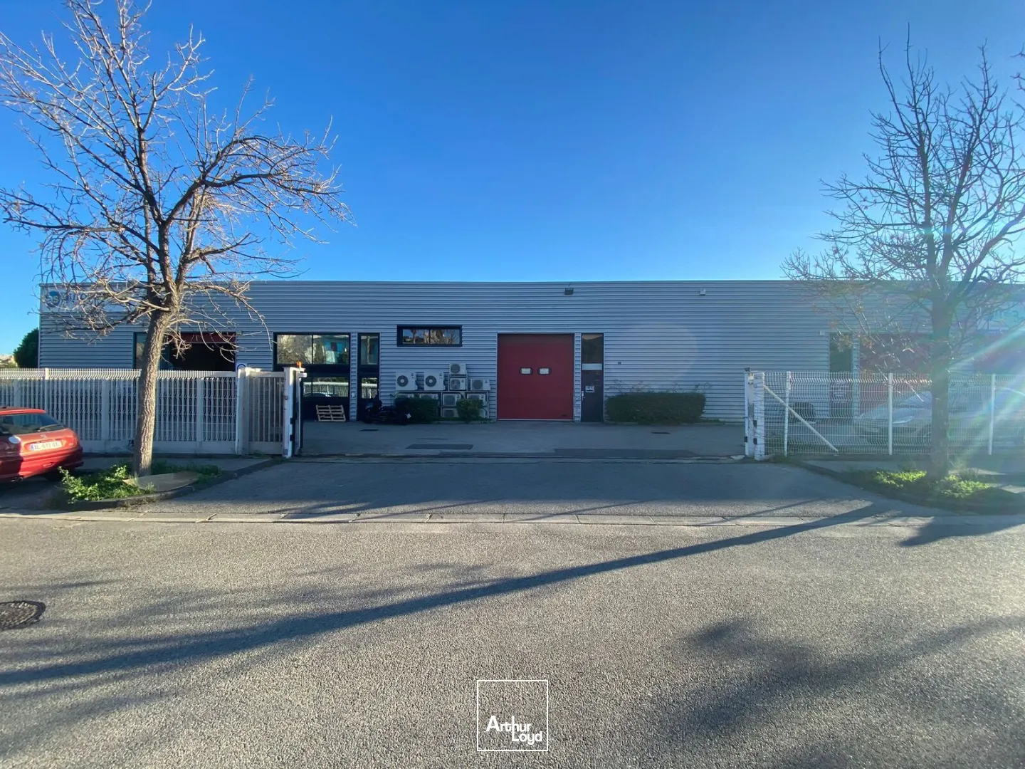 Local d'activités avec bureaux à vendre - ZFU - 13016 Marseille