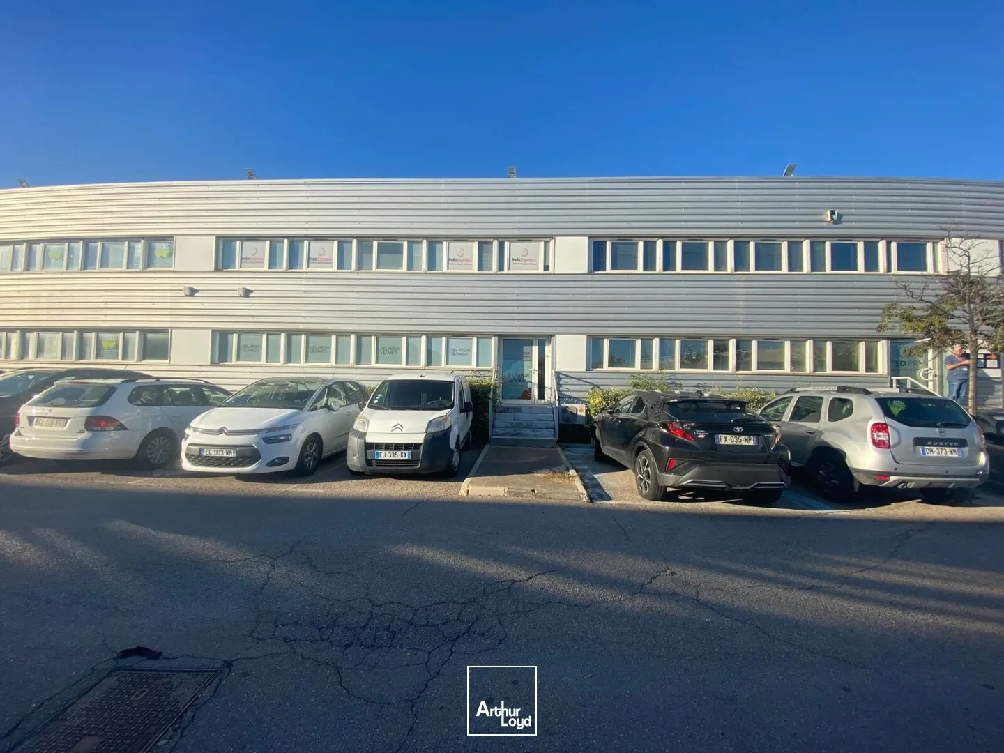 Local d'activités avec bureaux à vendre - ZFU - 13016 Marseille