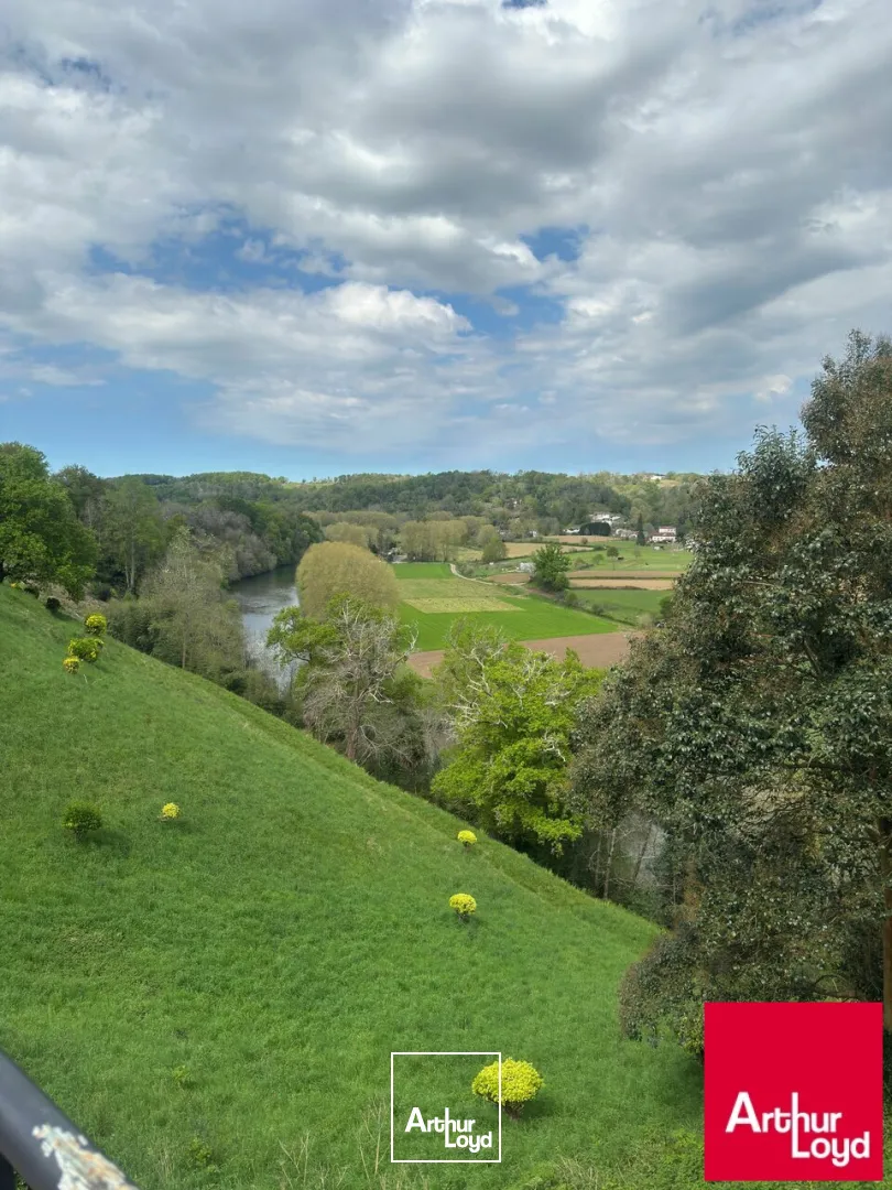 PROCHE BAYONNE - Restaurant et chambres de charme avec beaucoup de potentiel
