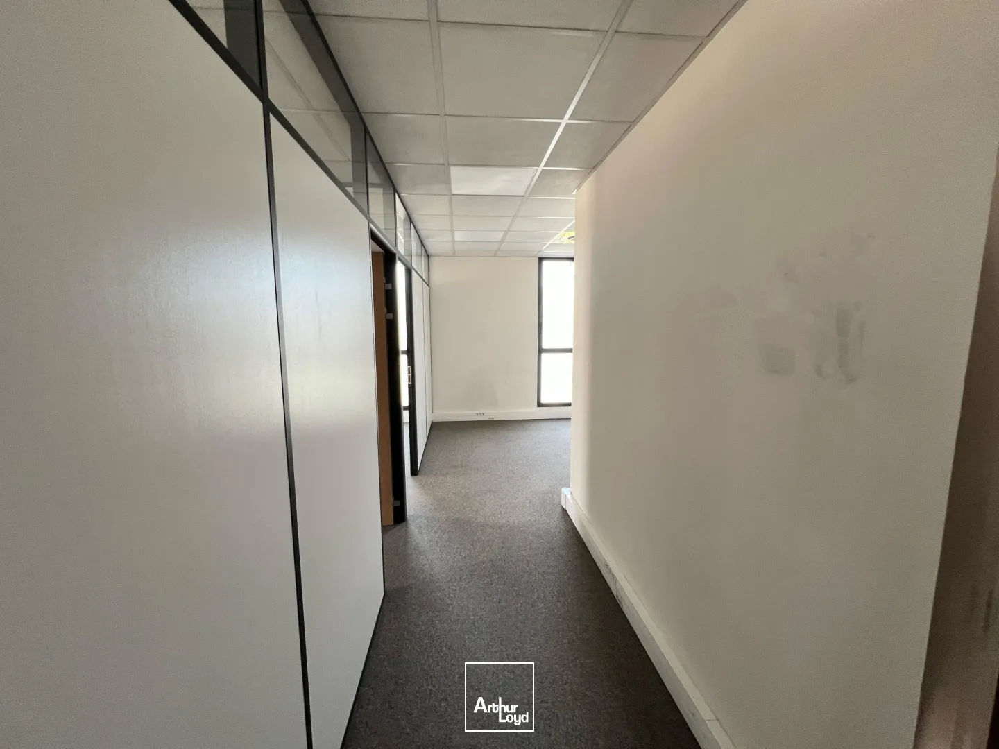 Bureaux - Location - NIMES - 30900 - 107.14-107.14 - 7583166