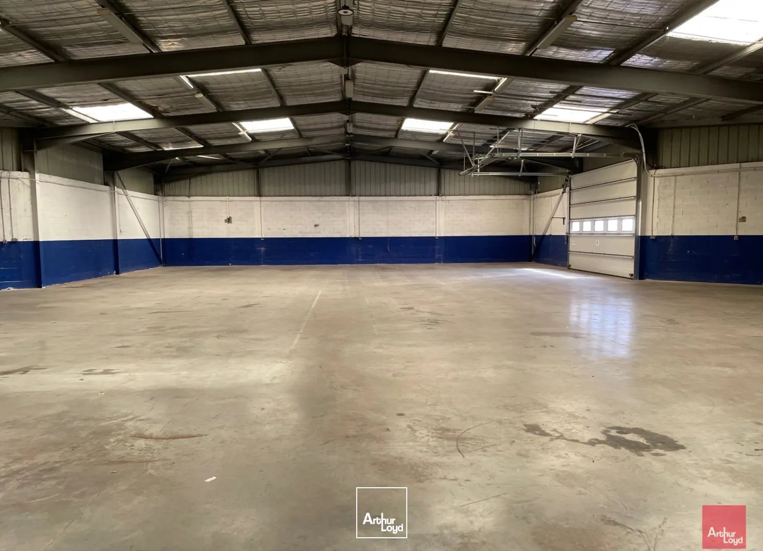 LOCAUX D'ACTIVITES AVEC HALL EXPOSITION A LOUER - SECTEUR ALES