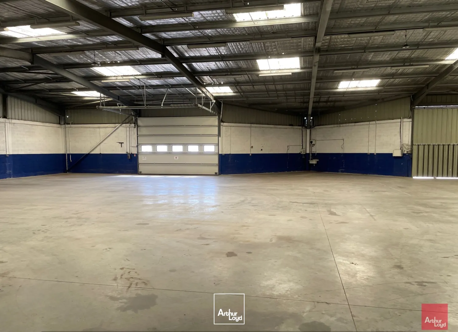 LOCAUX D'ACTIVITES AVEC HALL EXPOSITION A LOUER - SECTEUR ALES