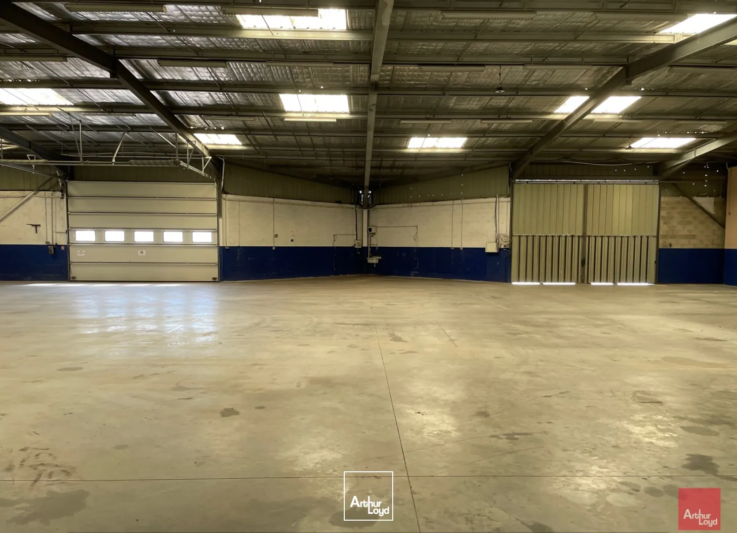 LOCAUX D'ACTIVITES AVEC HALL EXPOSITION A LOUER - SECTEUR ALES