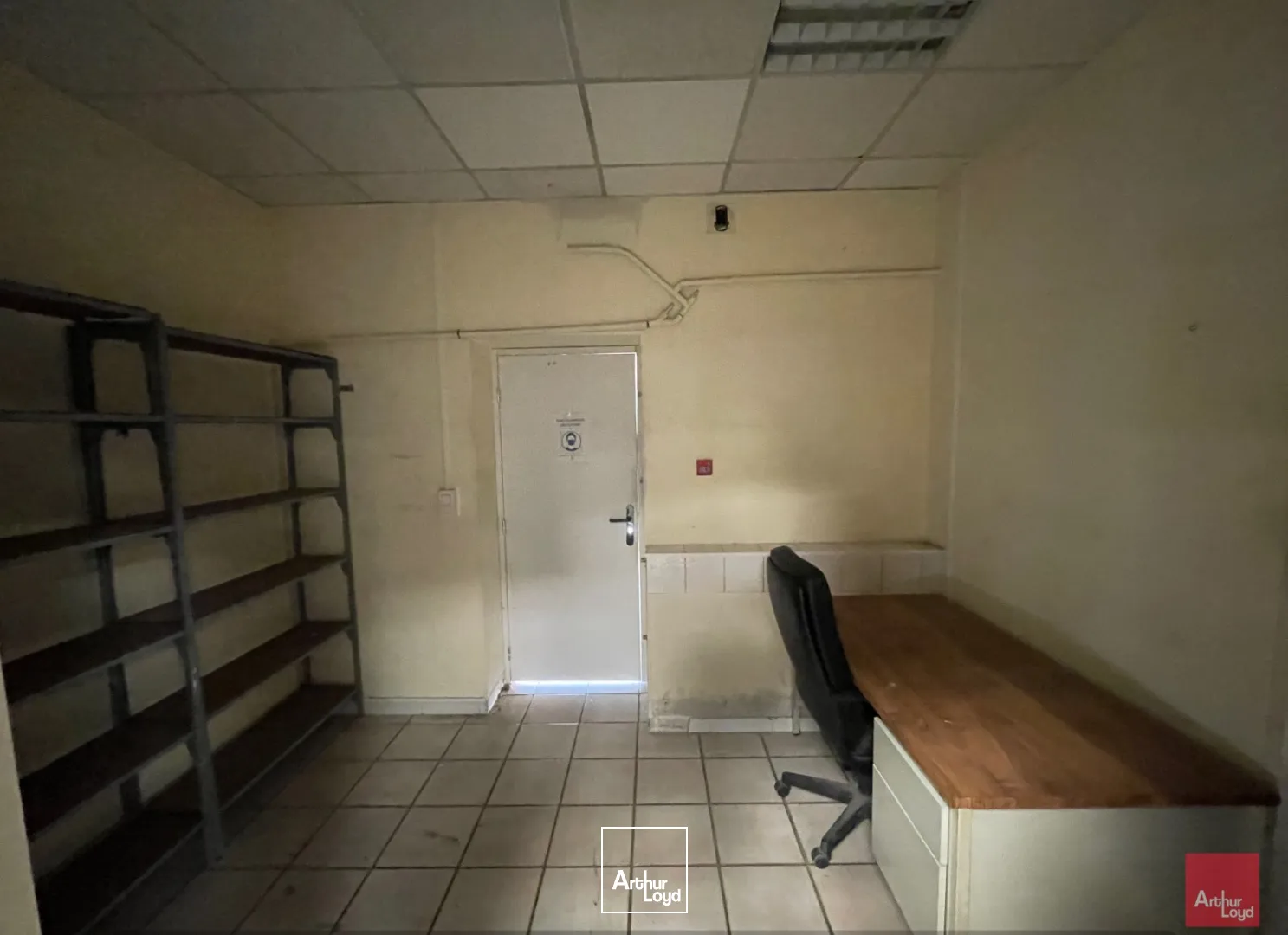 LOCAUX D'ACTIVITES AVEC HALL EXPOSITION A LOUER - SECTEUR ALES