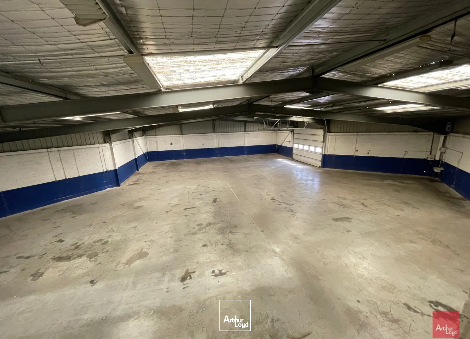 LOCAUX D'ACTIVITES AVEC HALL EXPOSITION A LOUER - SECTEUR ALES