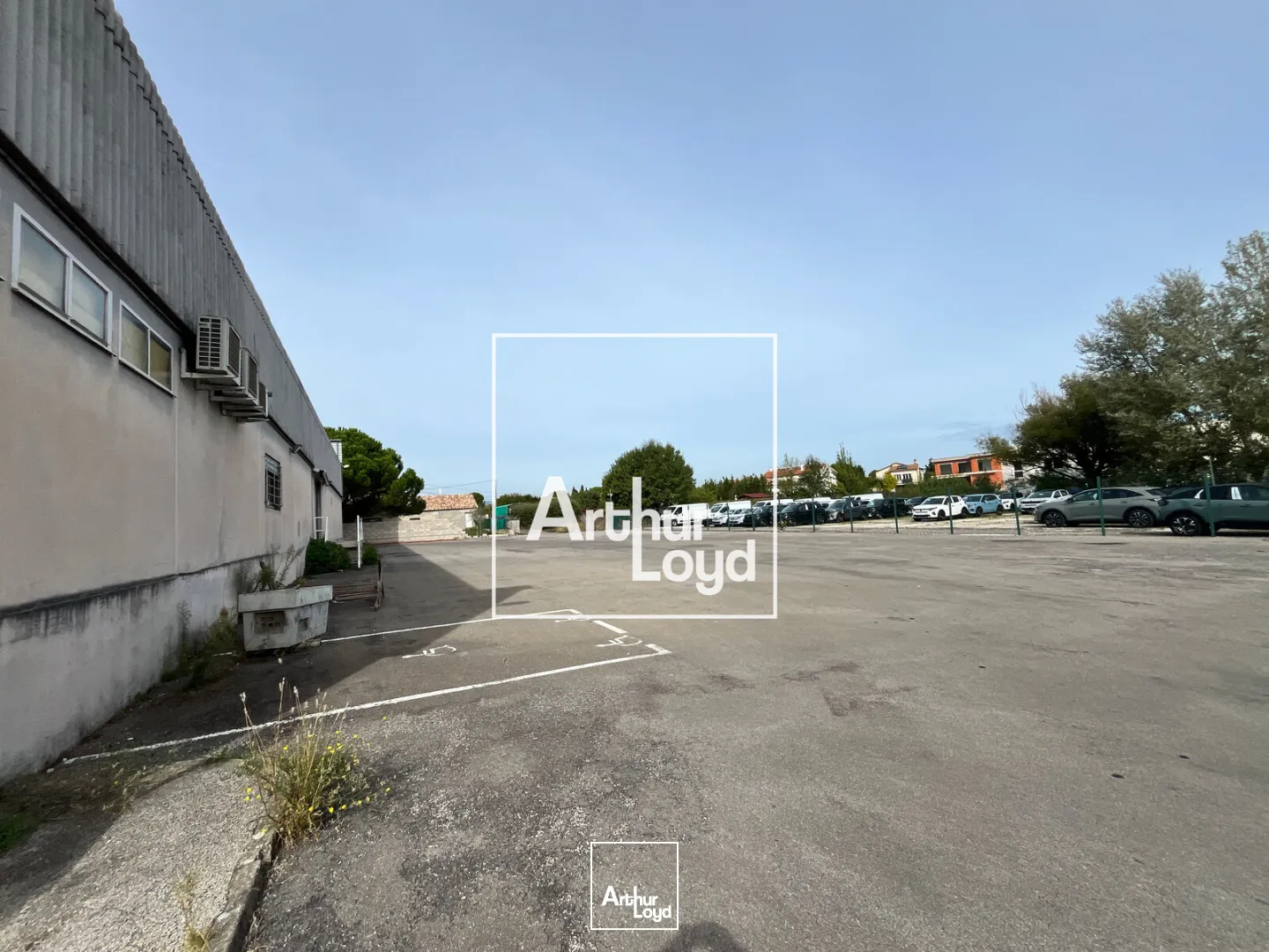 À LOUER - BUREAUX AVEC STOCKAGE - SAINT-HILAIRE-DE-BRETHMAS (30560)